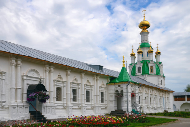 К иконе Богоматери: Свято-Введенский Толгский женский монастырь