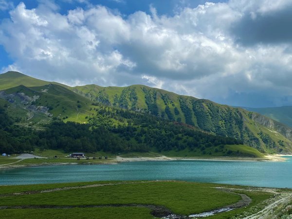 Вершины Кавказа: высокогорное озеро Казеной-Ам и мечети Чечни - фото 1