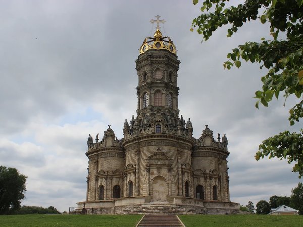 Дубровицы: барокко, застывшее в камне - фото 1