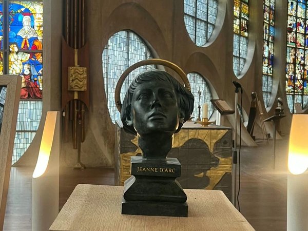 Руан, Онфлёр и скалы Этрета — на Tesla из Парижа - фото 2
