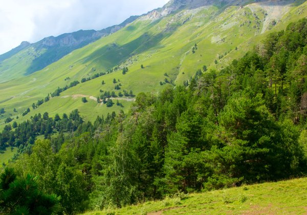 Экскурсия в Архыз из Кисловодска: древние храмы и монастырь