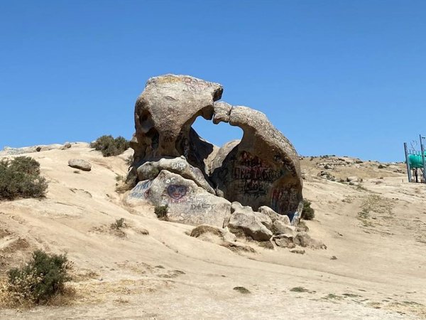 Плато демонов, водохранилище Хисорак и город Шахрисабз