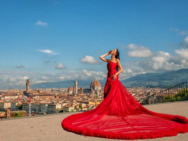 Фотосессия во Флоренции: в летящем платье на фоне романтичного города - фото 1