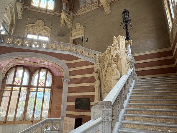 Госпиталь Сан-Пау в Барселоне: жемчужина каталонского модерна - фото 2