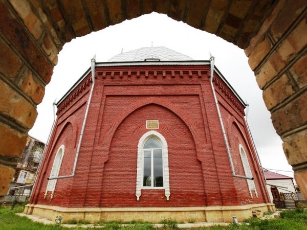 Из Баку — в гости к потомкам Ноя и к марсианским горам - фото 4