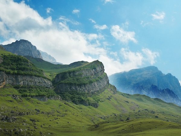Из Баку — в гости к потомкам Ноя и к марсианским горам - фото 1