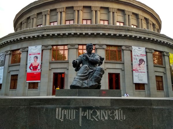 Архитектура Еревана: древняя, советская, современная - фото 4