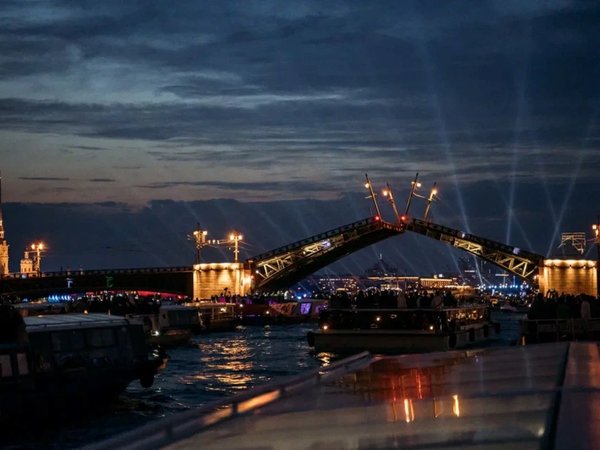 Три разводных моста Петербурга — с воды - фото 2