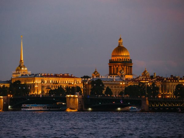 На теплоходе — вдоль разведённых мостов и парадных набережных Санкт-Петербурга - фото 3