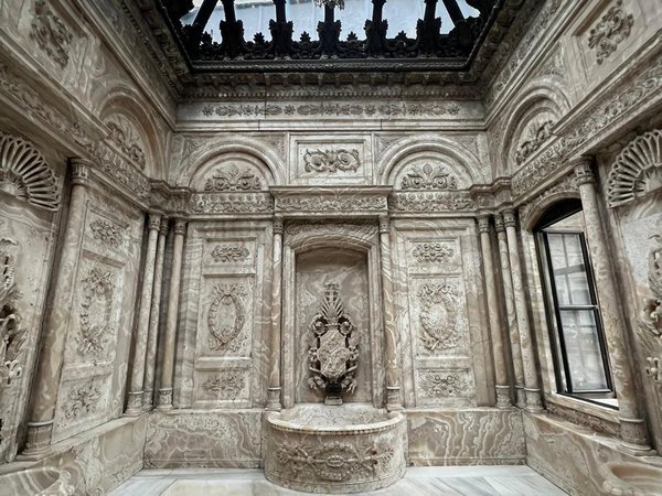 Долмабахче: дворец, гарем и картинная галерея - фото 4