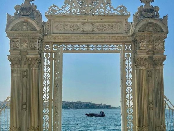 Долмабахче: дворец, гарем и картинная галерея - фото 2