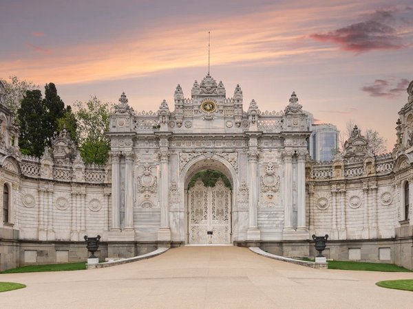 Долмабахче: дворец, гарем и картинная галерея - фото 1