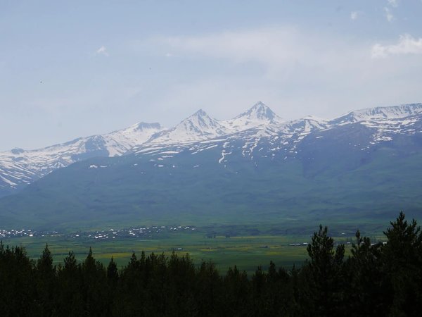 Из Еревана — на гору Арагац за иллюзиями и красивыми видами - фото 3