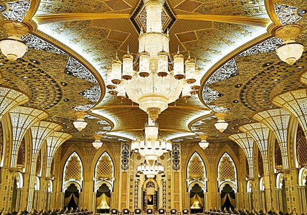 По Абу-Даби на машине премиум-класса с билетами в Qasr AL Watan - фото 4