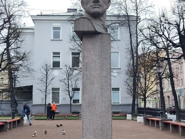 Мобильный квест в Петербурге «Записки сумасшедшего, или Возвращение Маяковского» - фото 2