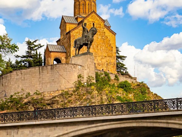 Экспресс-знакомство с Тбилиси — на электроавтобусе - фото 3