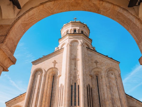 Экспресс-знакомство с Тбилиси — на электроавтобусе - фото 1