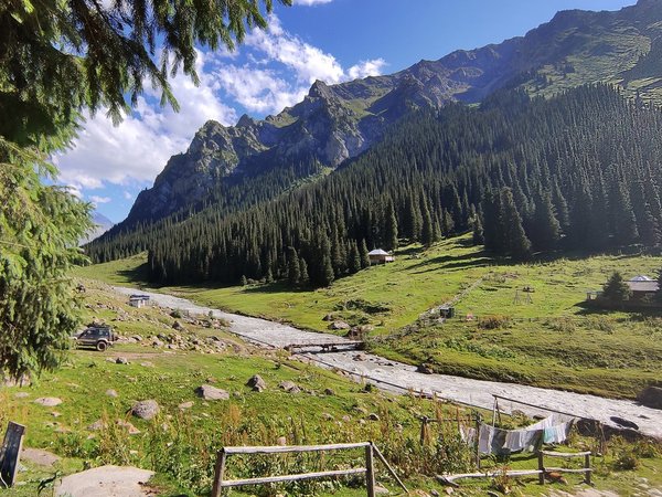 Ущелье Алтын-Арашан, Каракол и термальные источники - фото 2