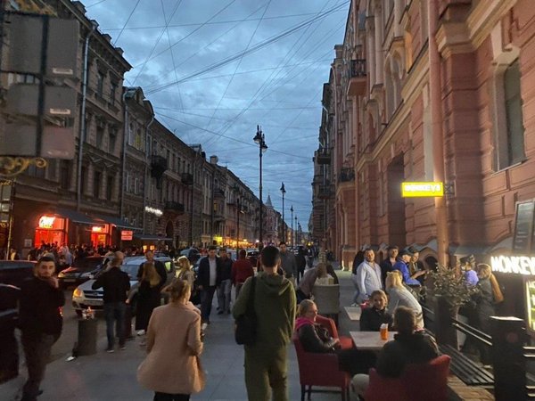 Ночной креативный Петербург на «мини купере». Арт и бары - фото 4