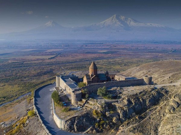 Свидание с Араратом: пещера Арени, Нораванк и армянское гостеприимство