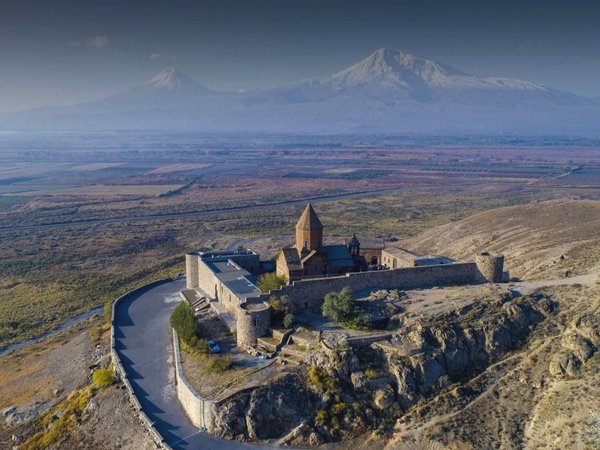 Свидание с Араратом: пещера Арени, Нораванк и армянское гостеприимство - фото 1