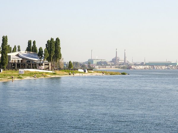 По Таганрогскому заливу с аудиогидом — на комфортабельном катере - фото 2