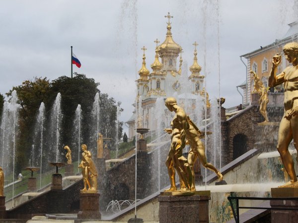 Из Санкт-Петербурга — в царство фонтанов Петергофа (с возвращением на метеоре) - фото 1