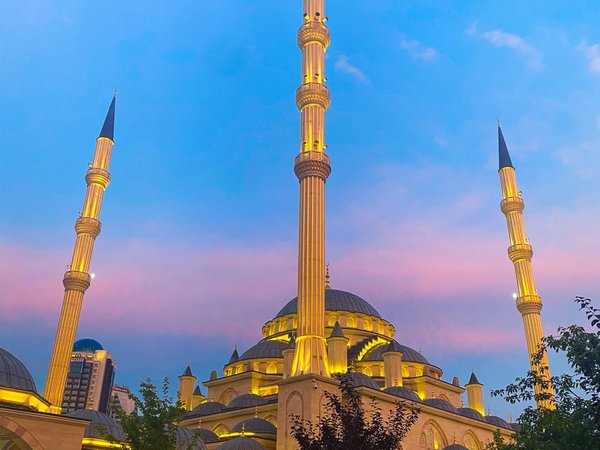 Впечатляющая Чечня в мини-группе: горы, озёра, современные мечети и средневековые башни - фото 3