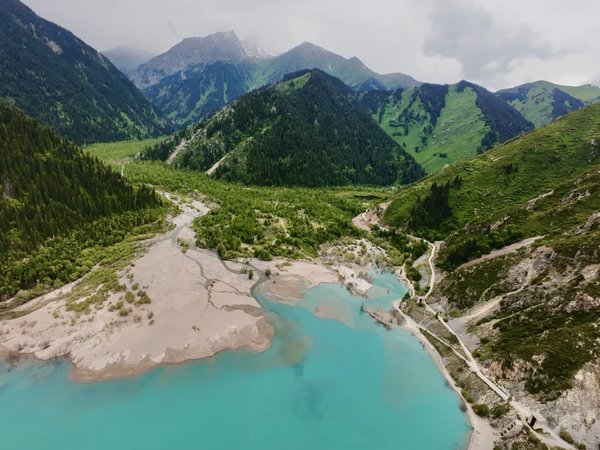 Иссыкское озеро и Медвежий водопад - фото 4