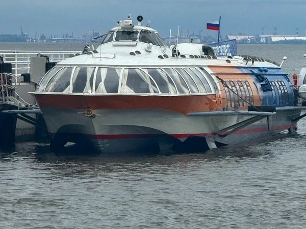 В Кронштадт на метеоре — с гидом