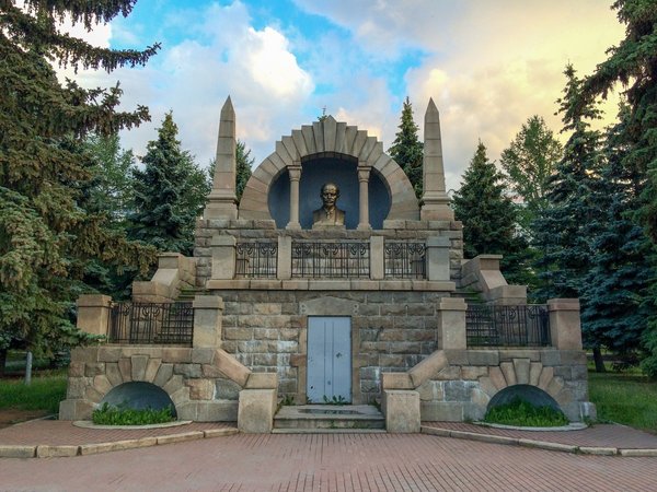 Мобильный квест в Челябинске «Погоня за лекарством от вируса» - фото 3