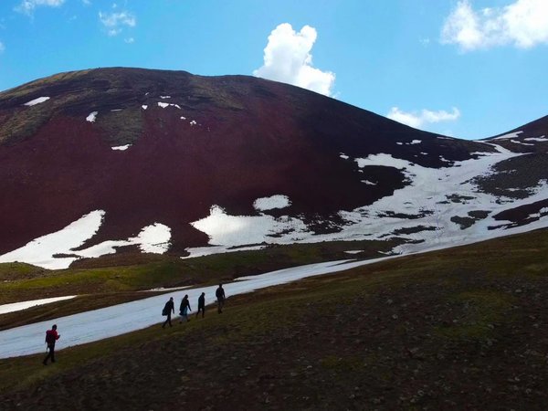 Огненные горы Гегамского хребта — в гости к вулкану Аждаак - фото 2