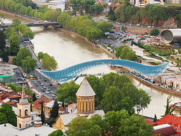 Гармония древнего и современного Тбилиси - фото 1