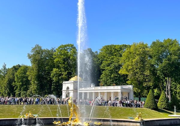 В Петергоф к искрящимся фонтанам на комфортабельном автомобиле - фото 4