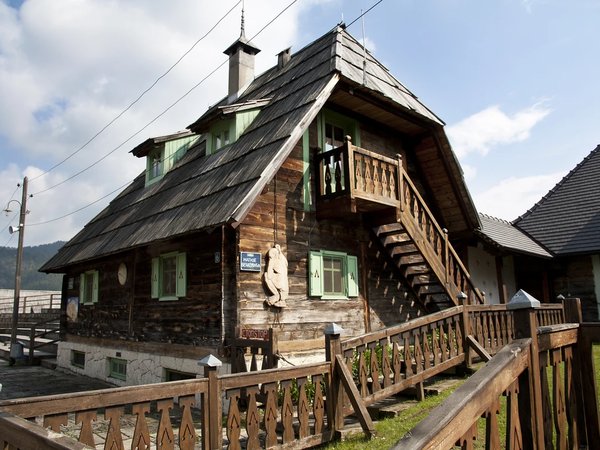 Дрвенград, Шарганская восьмёрка и село сербских гончаров - фото 3