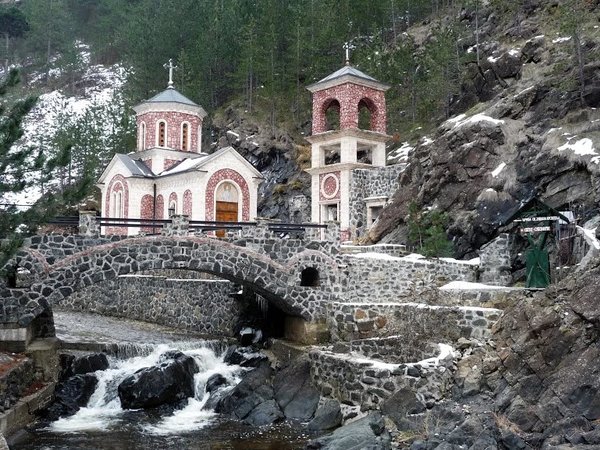 Дрвенград, Шарганская восьмёрка и село сербских гончаров - фото 2