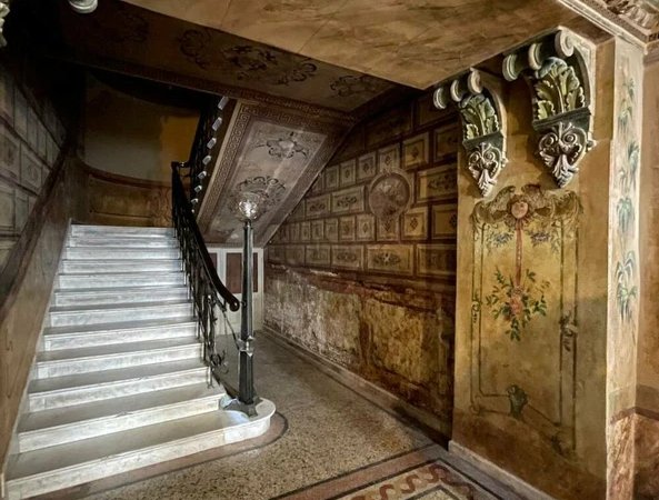Парадные Сололаки: индивидуальна тёплая прогулка и чаепитие в старинной квартире