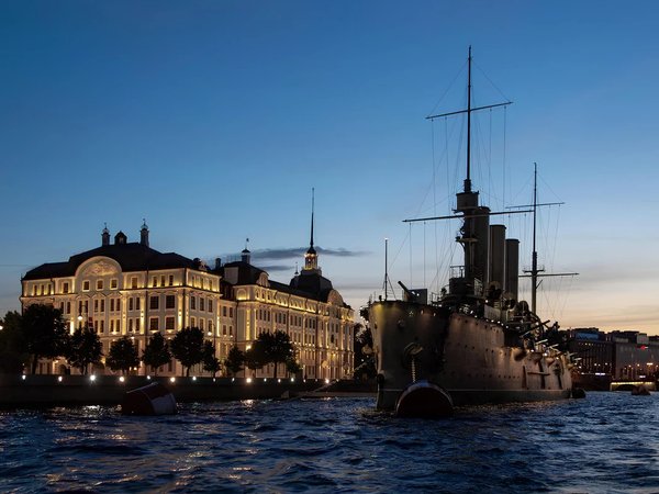 От Медного всадника до развода мостов — ночная прогулка на теплоходе - фото 4