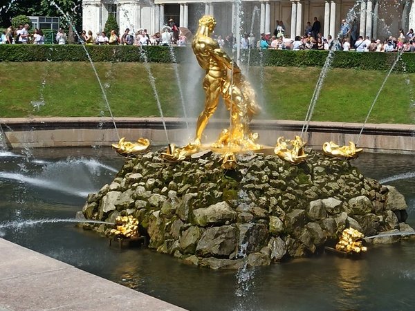 К фонтанам Петергофа — с ветерком на метеоре - фото 3
