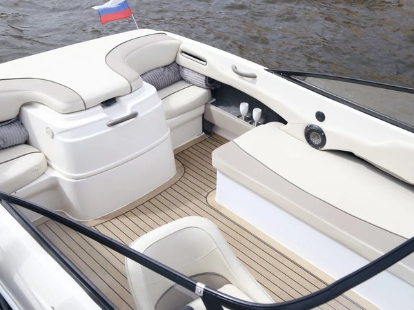 Петербург как на ладони: прогулка по рекам и каналам на катере «Сиеста» - фото 2