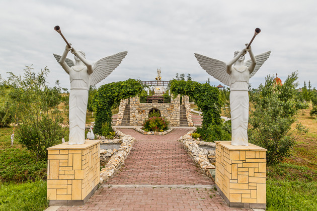 Фото - экскурсия: Посети ключевые православные монастыри Кавказа за сутки