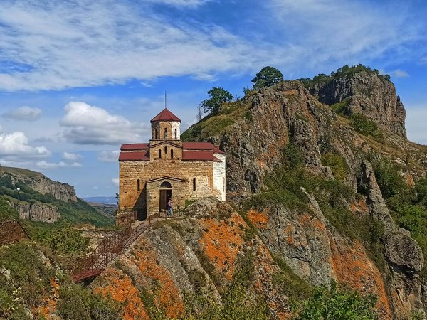 Из Пятигорска — к Медовым водопадам и Шоанинскому храму