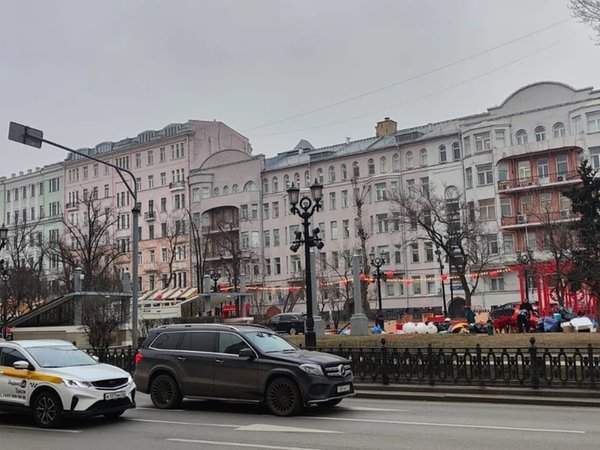 Прогулка по Тверскому бульвару и дегустация французского десерта (по желанию) - фото 2