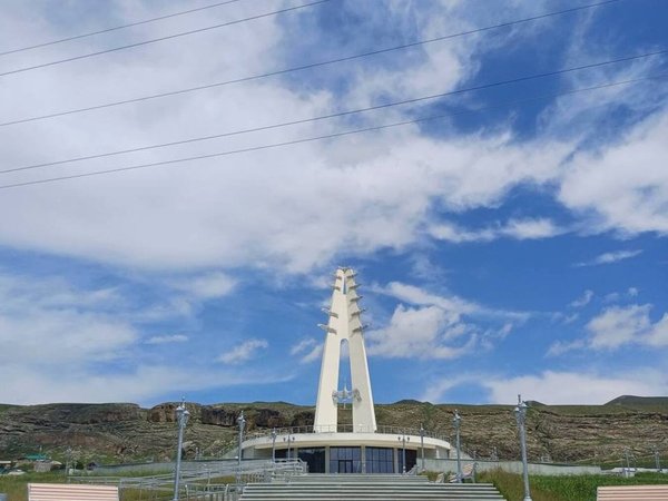 К плато Хунзах, водопадам Матлас и ущелью «Каменная чаша» — из Каспийска