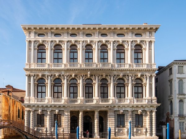 Дворец Ка-Реццонико в Венеции - фото 1