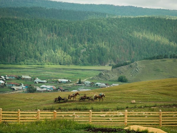 Выходные в селе Кага с проживанием в купольным доме, конной прогулкой и сплавом (всё включено)