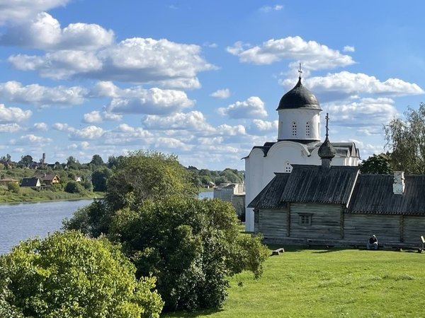 Вдаль от мирской суеты: индивидуальное путешествие-паломничество по монастырям Ленобласти