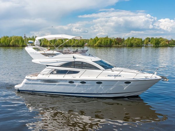 По Москве-реке — на английской яхте Fairline Phantom 40 - фото 4
