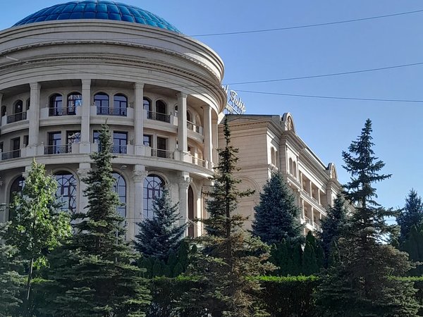 От города к вершинам: Алматы и «Медео» - фото 4