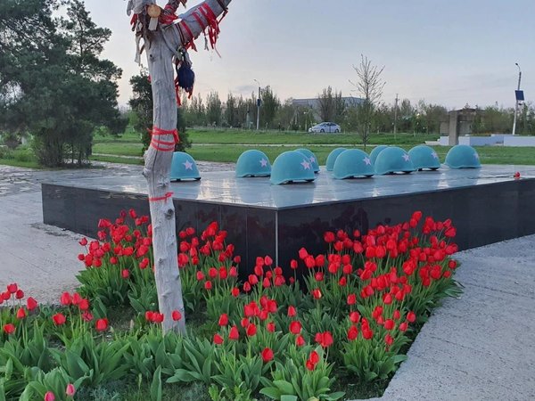 Мемориальное кладбище Россошки + Солдатское поле (на автомобиле путешественников) - фото 2